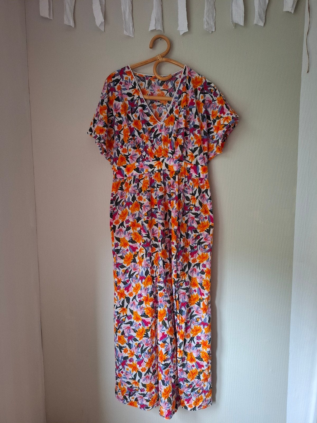 Jurk met bloemenprint, Ophalen of Verzenden, Zo goed als nieuw, Onder de knie