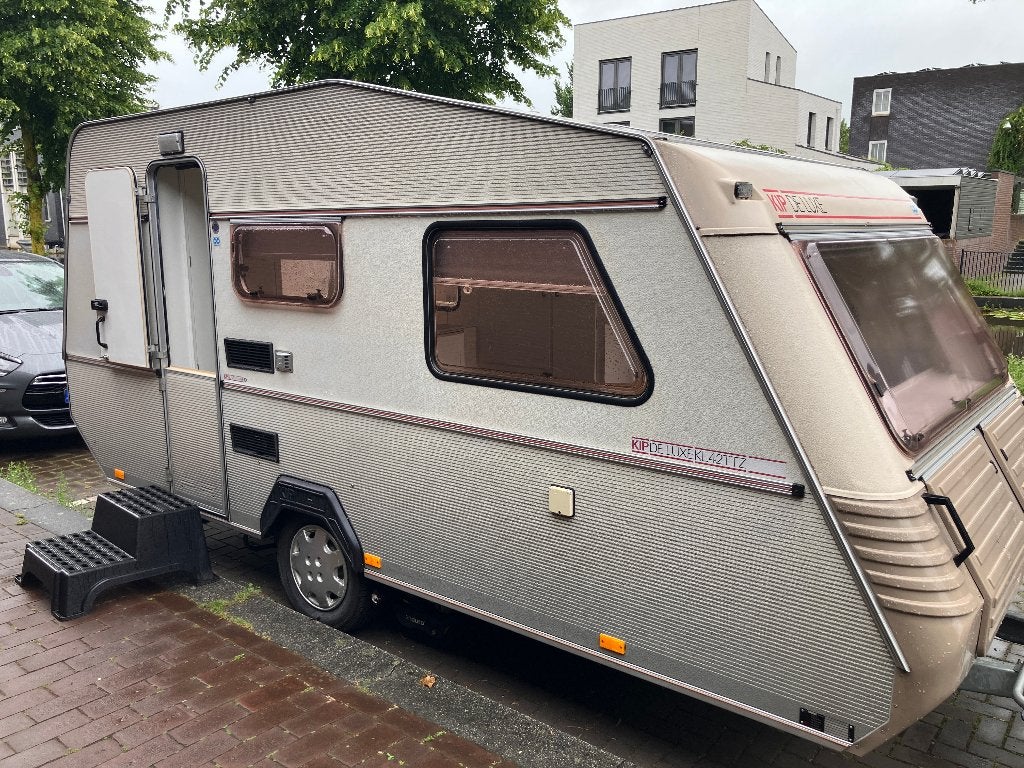 KIP Deluxe KL42 T - Compleet opgeknapte caravan met voortent, Caravans en Kamperen, Caravans, Kip, Omvormbare zithoek, Treinzit