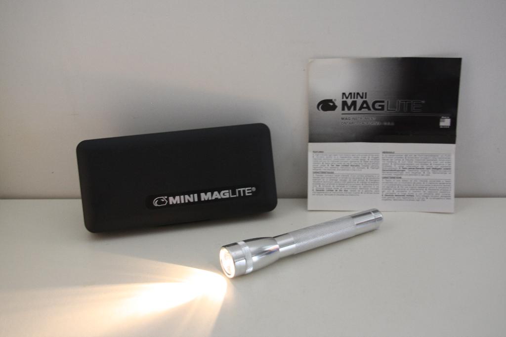 MagLite Mini AA Led Zaklamp Zilver. Nieuw in cassette., Ophalen of Verzenden, Nieuw, Batterij