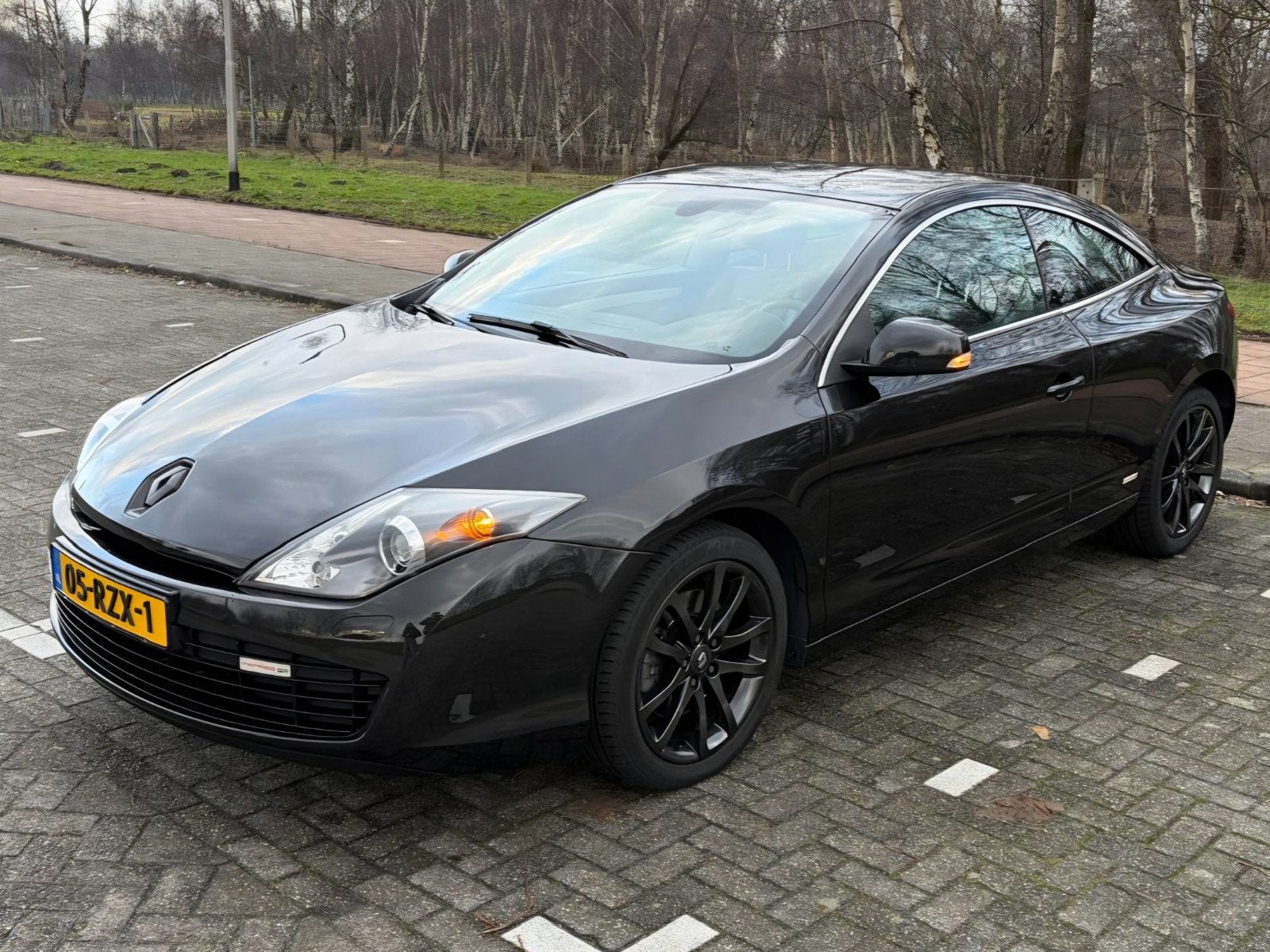 Renault Laguna Coupé MONACO GP (2011), Auto's, Zwart, 4 cilinders, 4 stoelen, Zwart