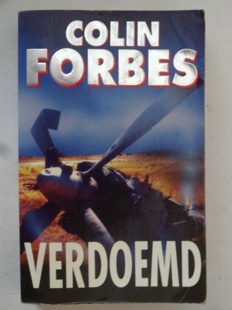 Verdoemd, Tweede Wereldoorlog, Colin Forbes, Ophalen of Verzenden, Zo goed als nieuw