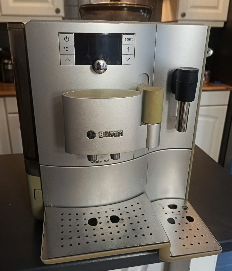 Bosch VeroBar 100 volautomatische koffiemachine 100% werkend, Gebruikt, Koffiemachine, Ophalen of Verzenden, 2 tot 4 kopjes