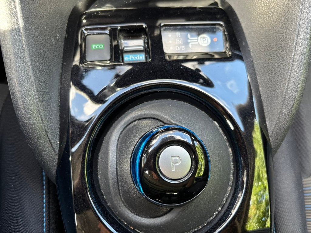 Foto 18 van Nissan Leaf Electric 40kWh 2018 Zwart metallic vol opties