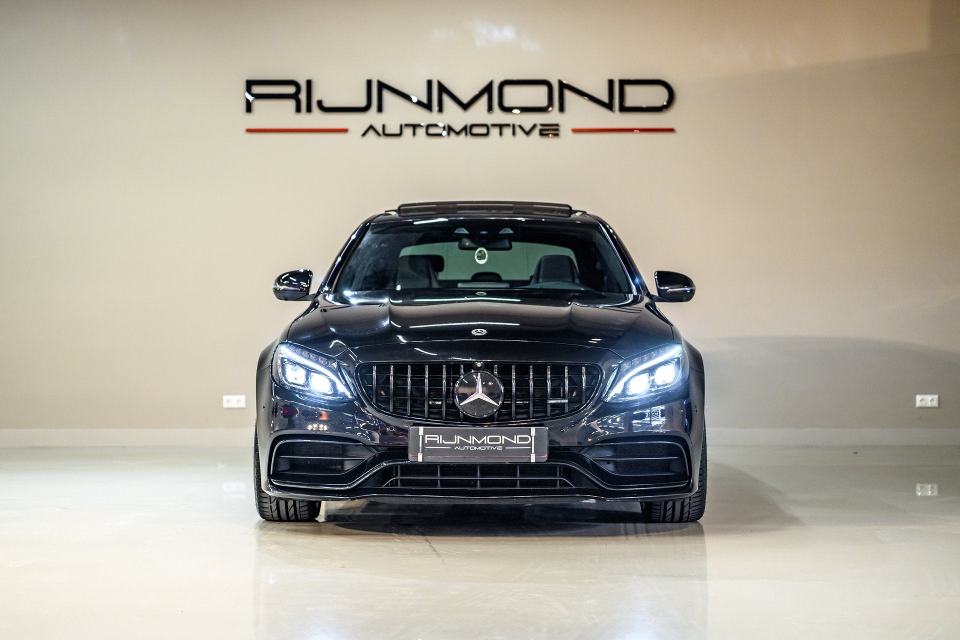Mercedes-Benz C-klasse AMG 63|Memory|360-Camera|Pano|Acc|Exp, Auto's, Automaat, Achterwielaandrijving, Gebruikt, Zwart