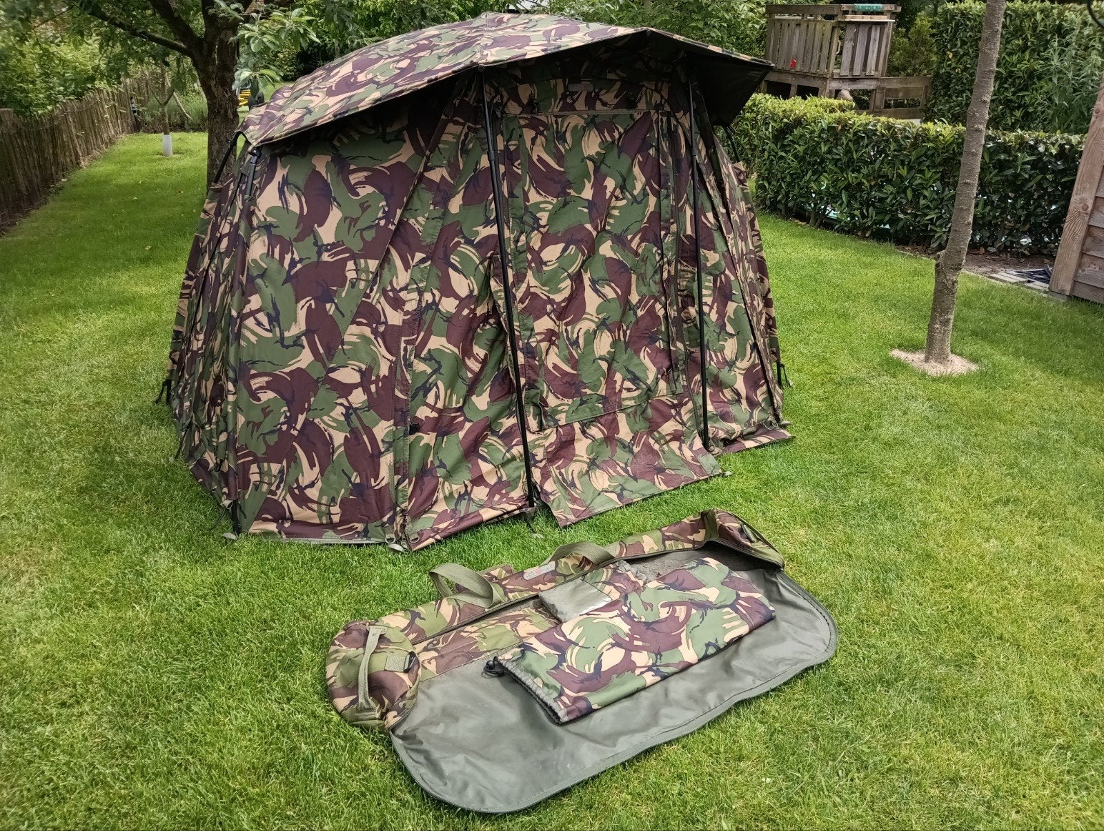 Trakker Tempest DPM 100T Bivvy met complete set, Ophalen of Verzenden, Zo goed als nieuw