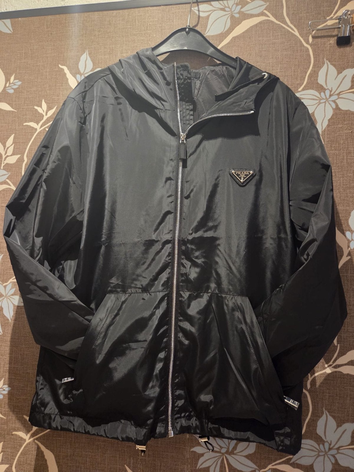 Prada Milano Zwarte Windjack Maat L, Verzenden, Zo goed als nieuw, Maat 52/54 (L), Zwart