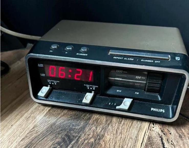 Vintage Philips wekkerradio, Witgoed en Apparatuur, Wekkers, Ophalen of Verzenden, Zo goed als nieuw, Digitaal