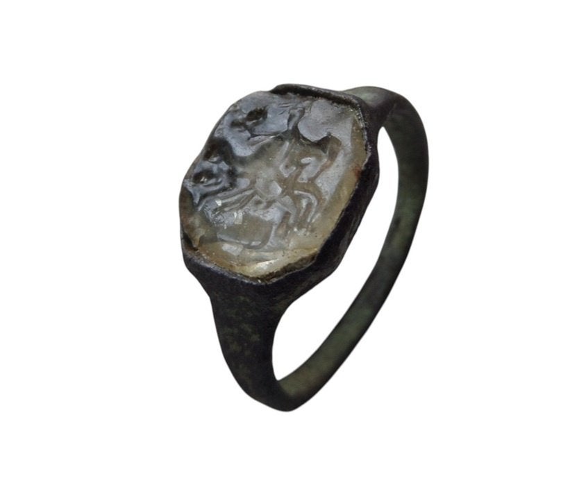 Bodemvondst 16-17e eeuw Russisch zegel ring ruiter paard, Verzenden, Brons