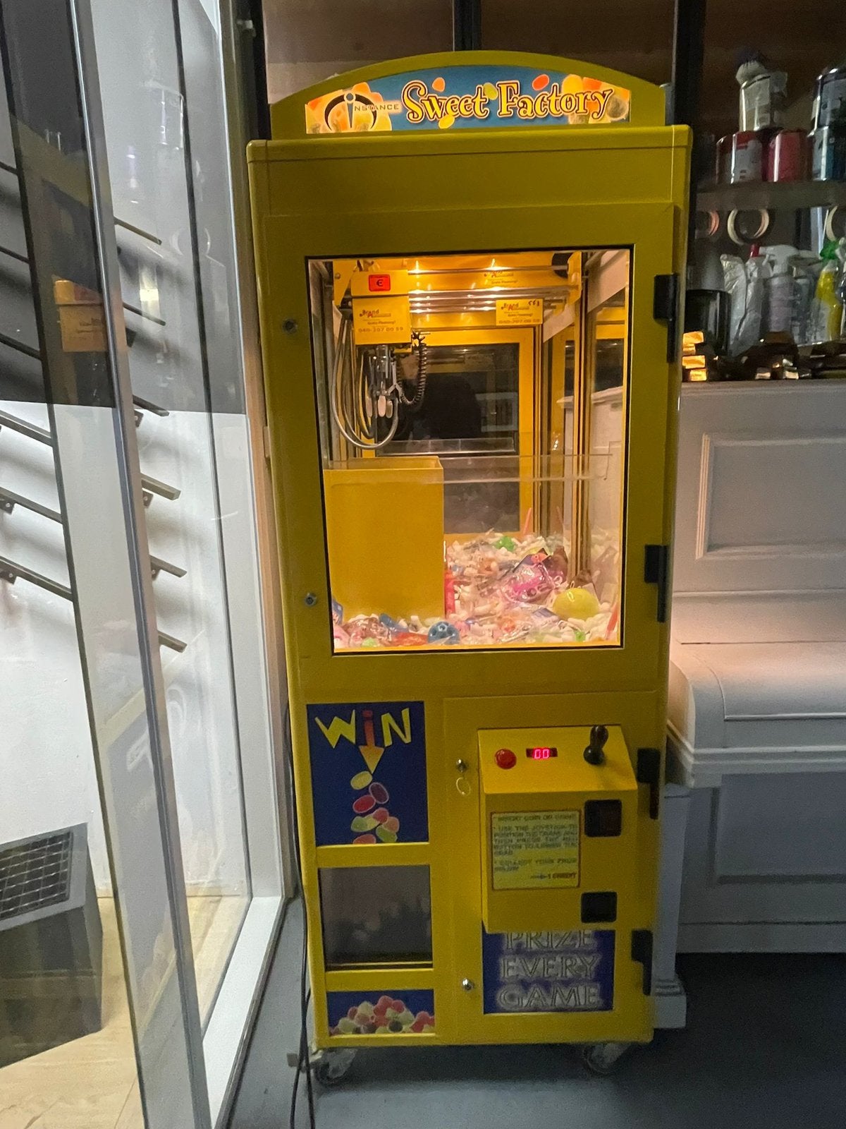 Grijparm machine, als nieuw, gebruikt in de showroom, Ophalen, Zo goed als nieuw
