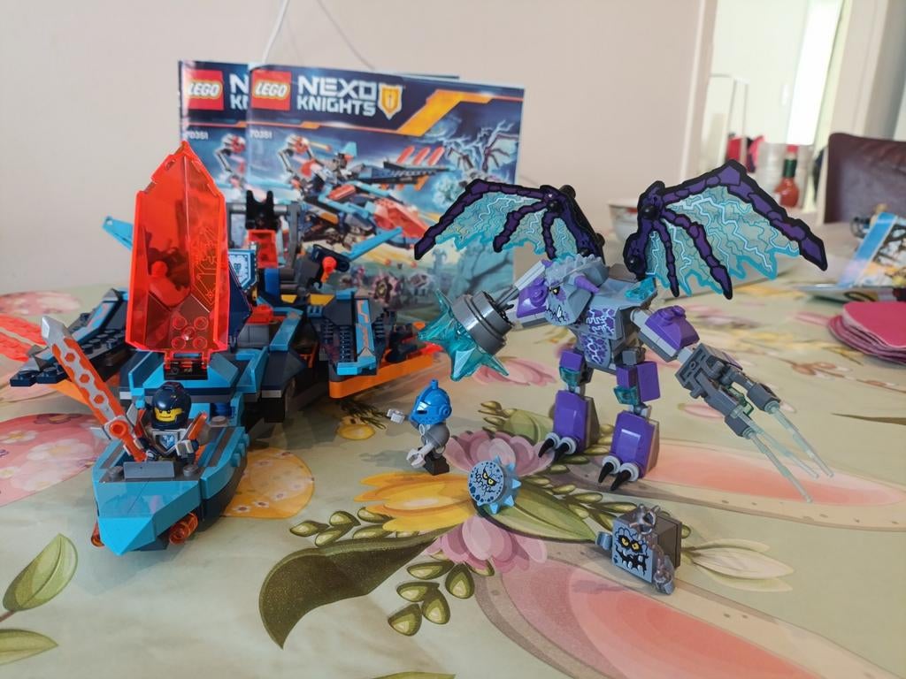LEGO NEXO KNIGHTS Clays Falcon Gevechtsblaster 70351, Ophalen of Verzenden, Zo goed als nieuw