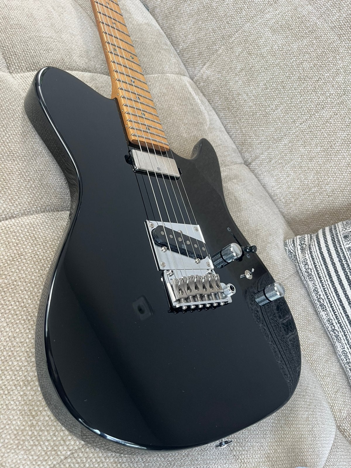Ibanez Prestige AZS2200-BK, Ophalen of Verzenden, Zo goed als nieuw, Solid body, Ibanez