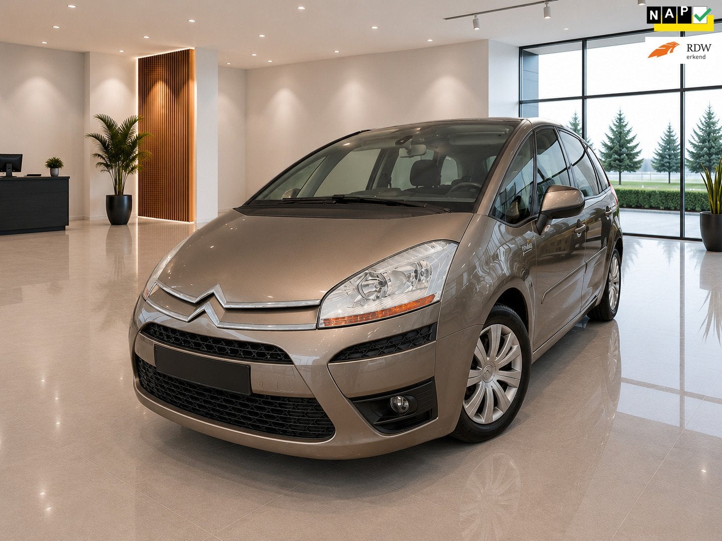 Citroen C4 Picasso 1.6 NAP Airco Nieuwe APK Trekhaak Elek.ra, Auto's, Voorwielaandrijving, Dealer onderhouden, Gebruikt, 4 cilinders