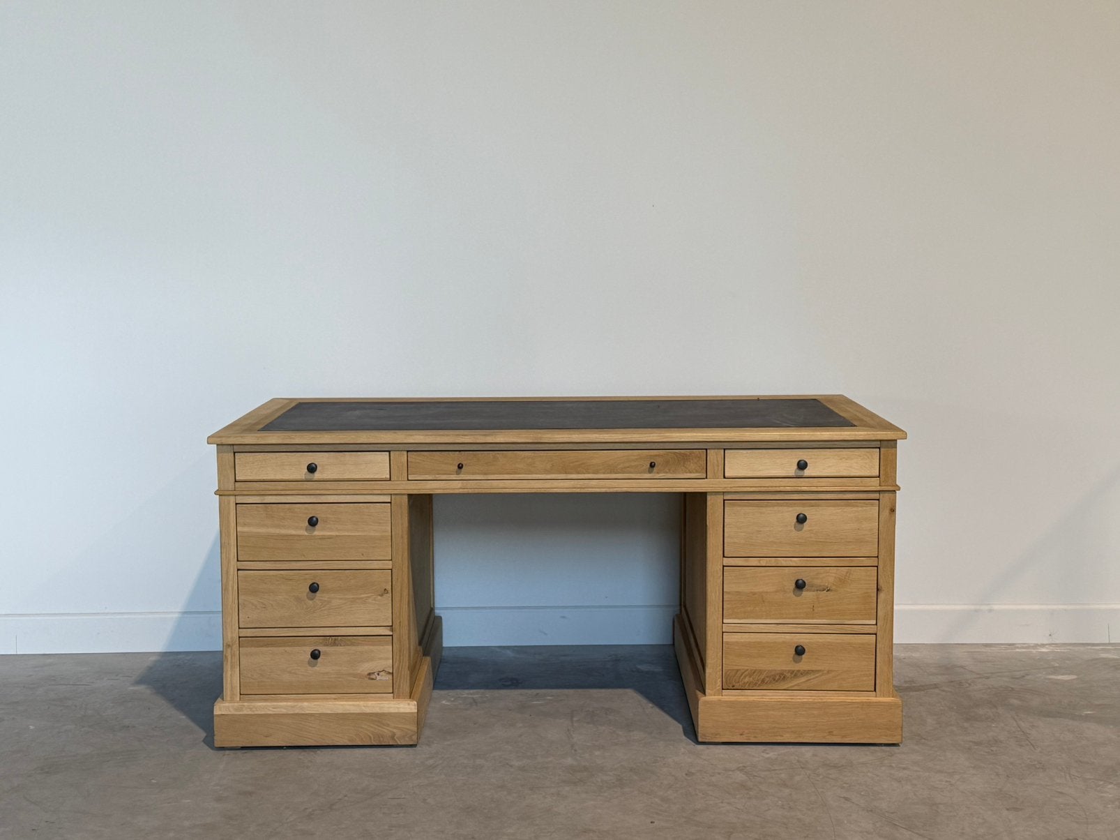 Klassiek Engels bureau #699, Huis en Inrichting, Overige typen, Hout, Bruin, Ophalen of Verzenden