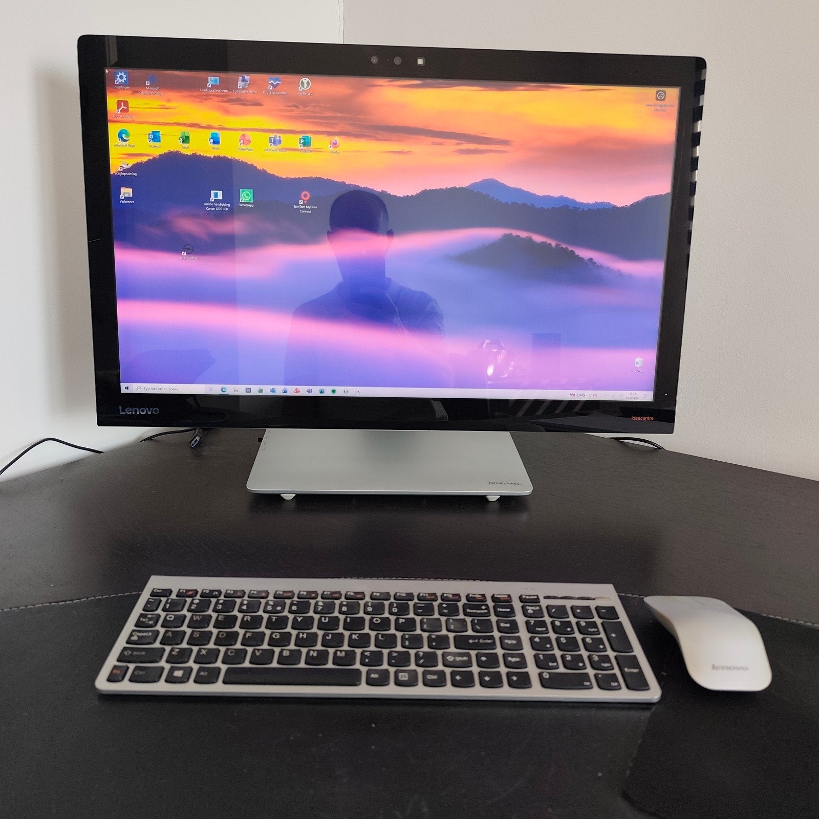 Lenovo Ideacentre 27 inch all in one pc., Computers en Software, Desktop Pc's, 8 GB, Virtual Reality, Zo goed als nieuw, SSD
