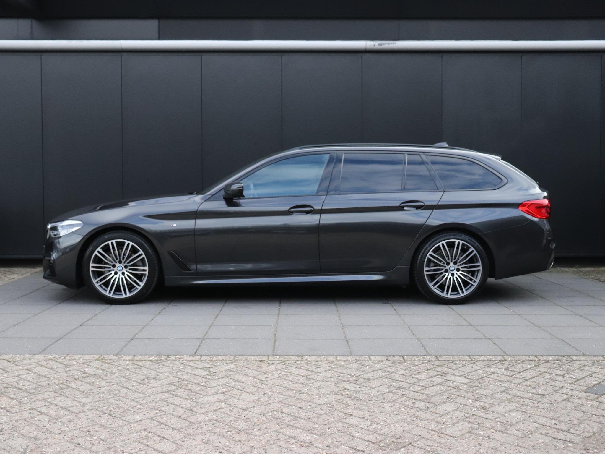 BMW 5-serie Touring 520i | M SPORT | LEDER | MEMORY | PANO-D, Auto's, Automaat, 1998 cc, Gebruikt, 4 cilinders