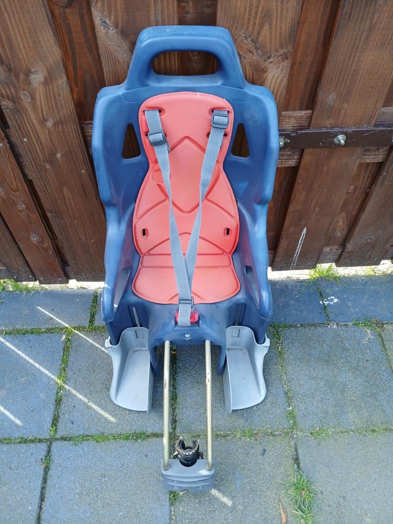 Kinderfietsstoeltje voor achterop., Ophalen, Gebruikt