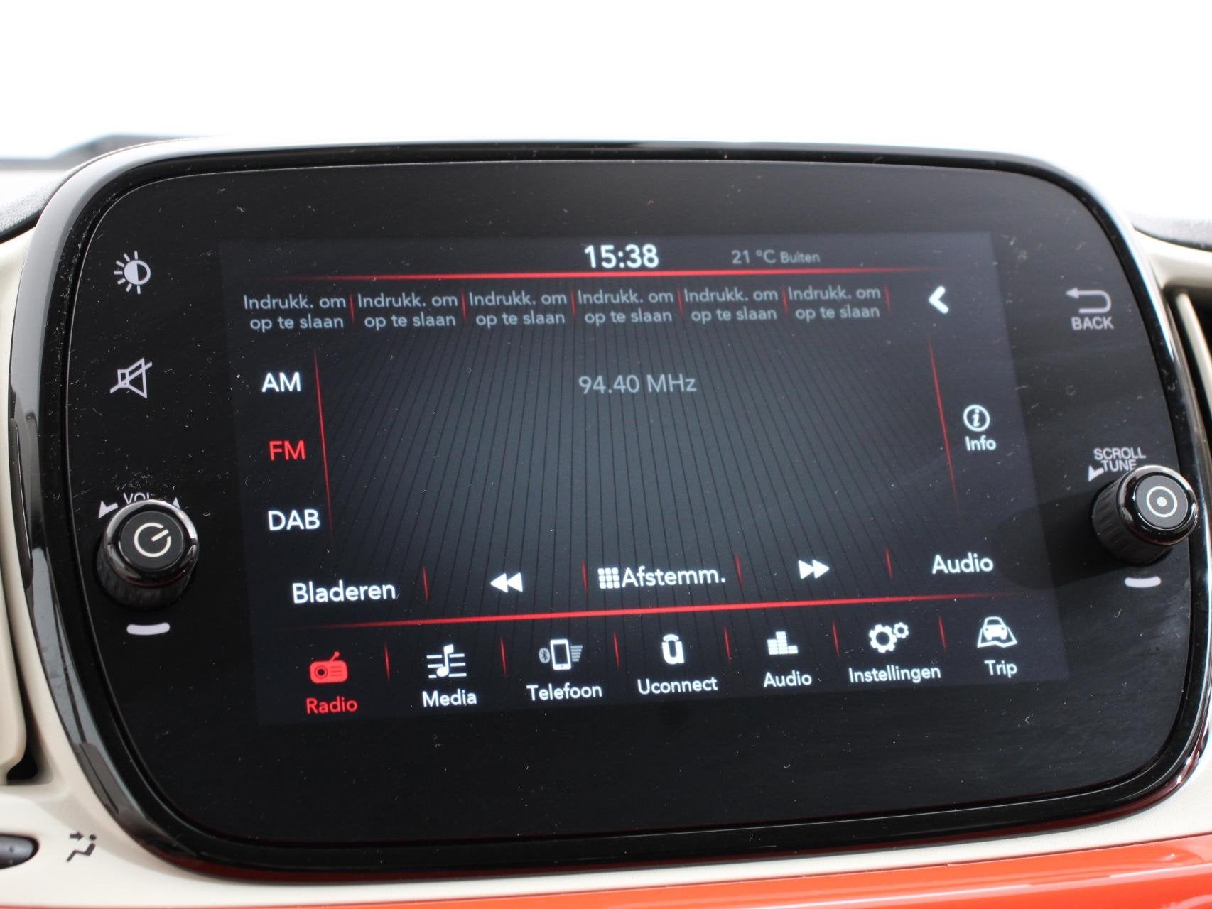 Fiat 500 1.0 Hybrid Vita Comfort Navigatie Apple Carplay/And, Auto's, Fiat, Voorwielaandrijving, Stof, Gebruikt, Euro 6