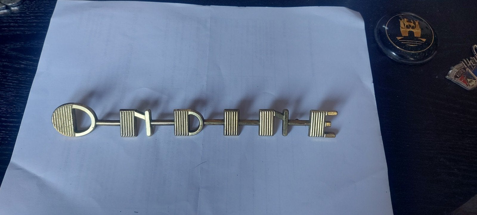 Zeldzaam Renault Ondine embleem - Vintage auto-onderdeel, Ophalen of Verzenden, Gebruikt