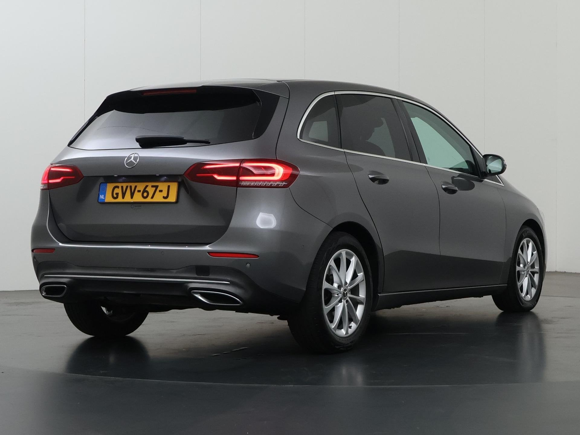 Mercedes-Benz B-klasse 200 Business Solution | Trekhaak | Me, Auto's, Dealer onderhouden, Gebruikt, 4 cilinders, Leder en Stof
