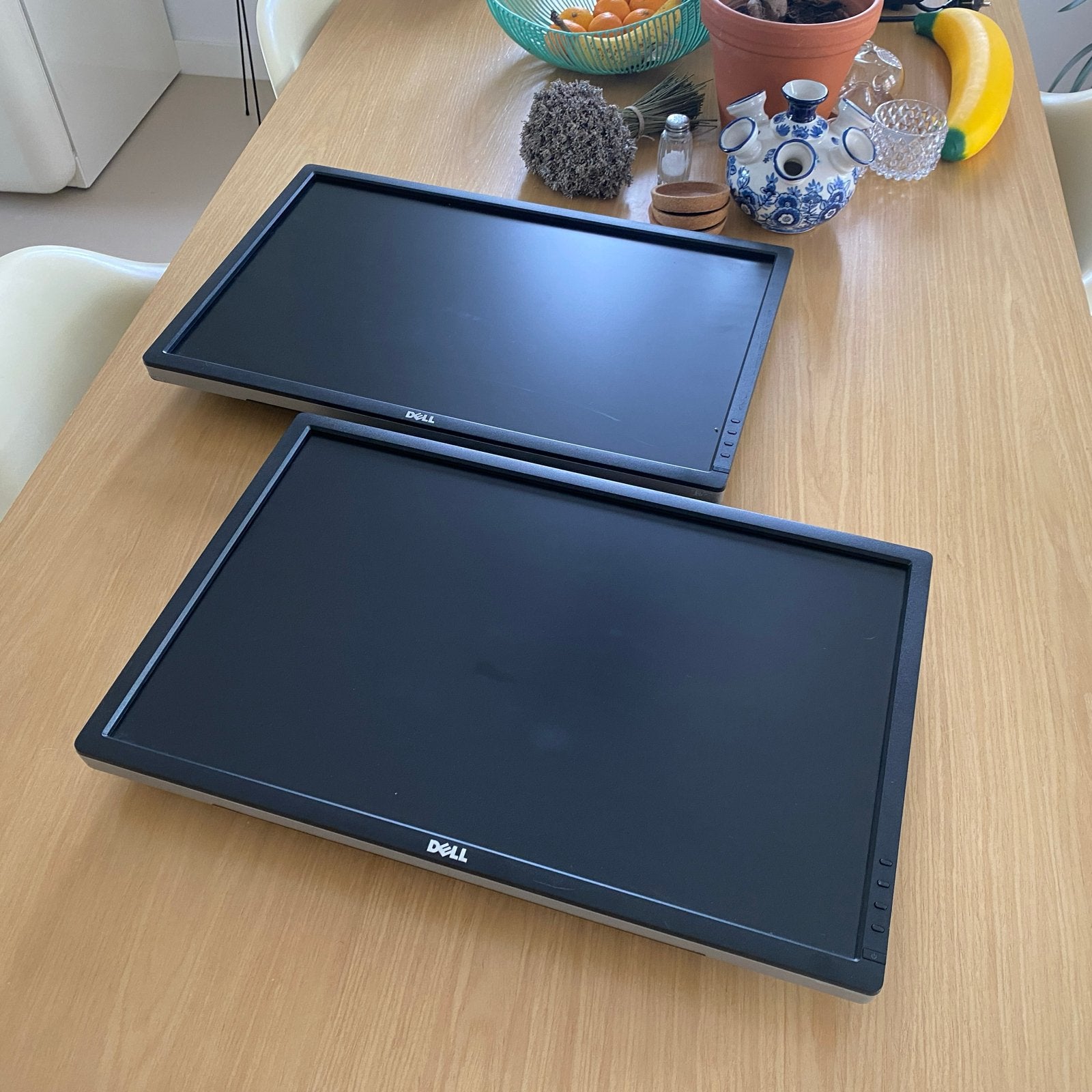 Twee Dell monitoren - Model U2412Mc, Gebruikt, IPS, In hoogte verstelbaar, Full HD