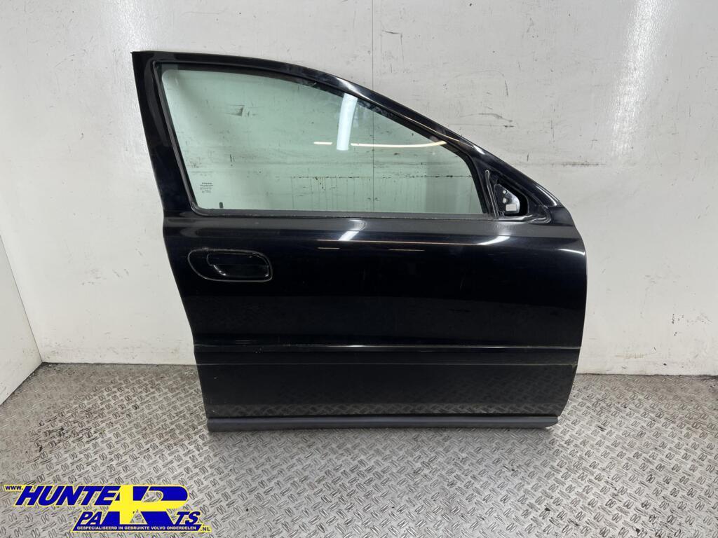 Portier rechtsvoor zwart 019 Volvo V70 II ('00-'08), Gebruikt, Deur, Ophalen of Verzenden, Volvo