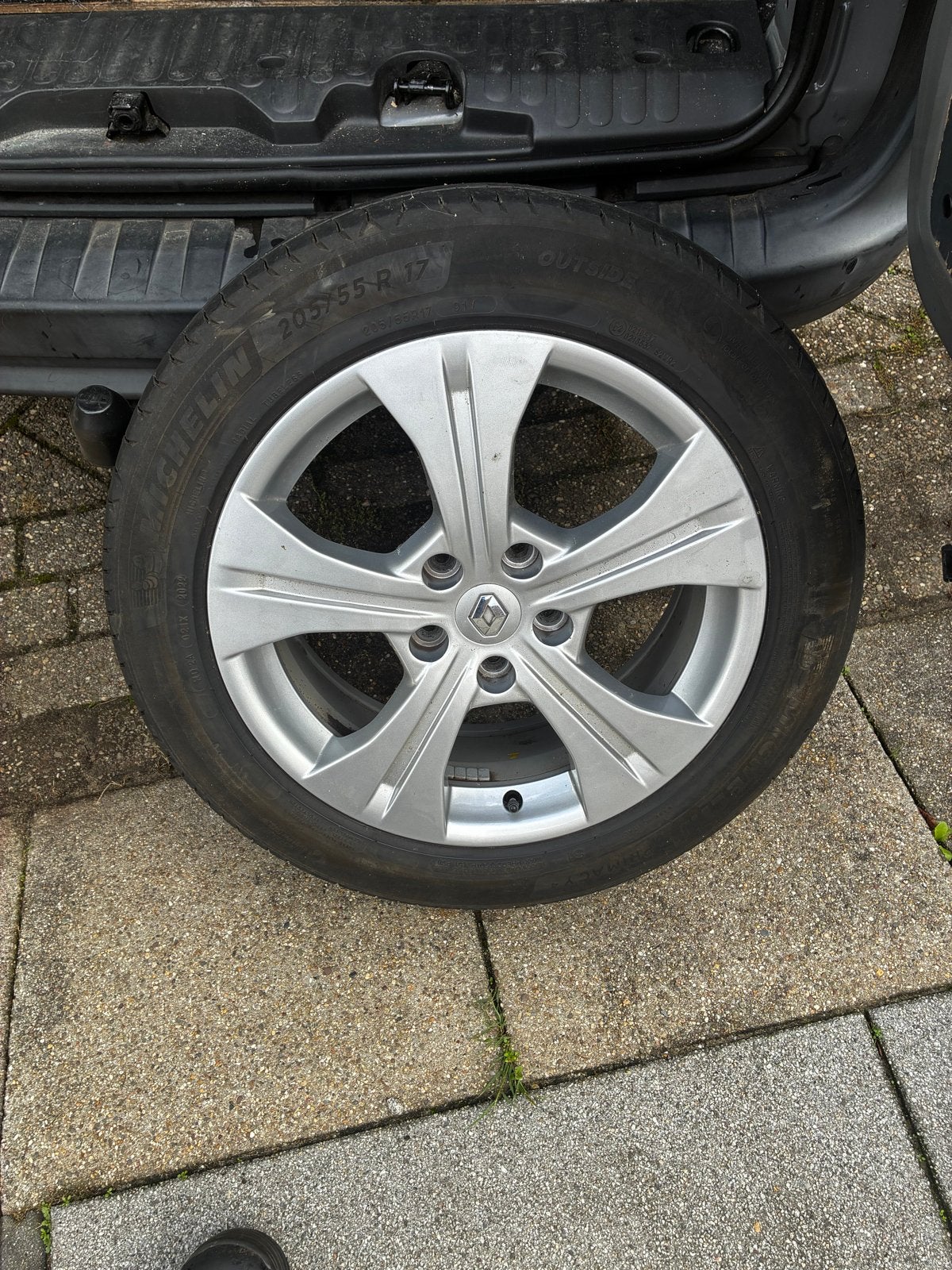 4 Renault velgen met Michelin banden 17 inch 205/55 17, Auto-onderdelen, Ophalen, Gebruikt, Banden en Velgen, 17 inch