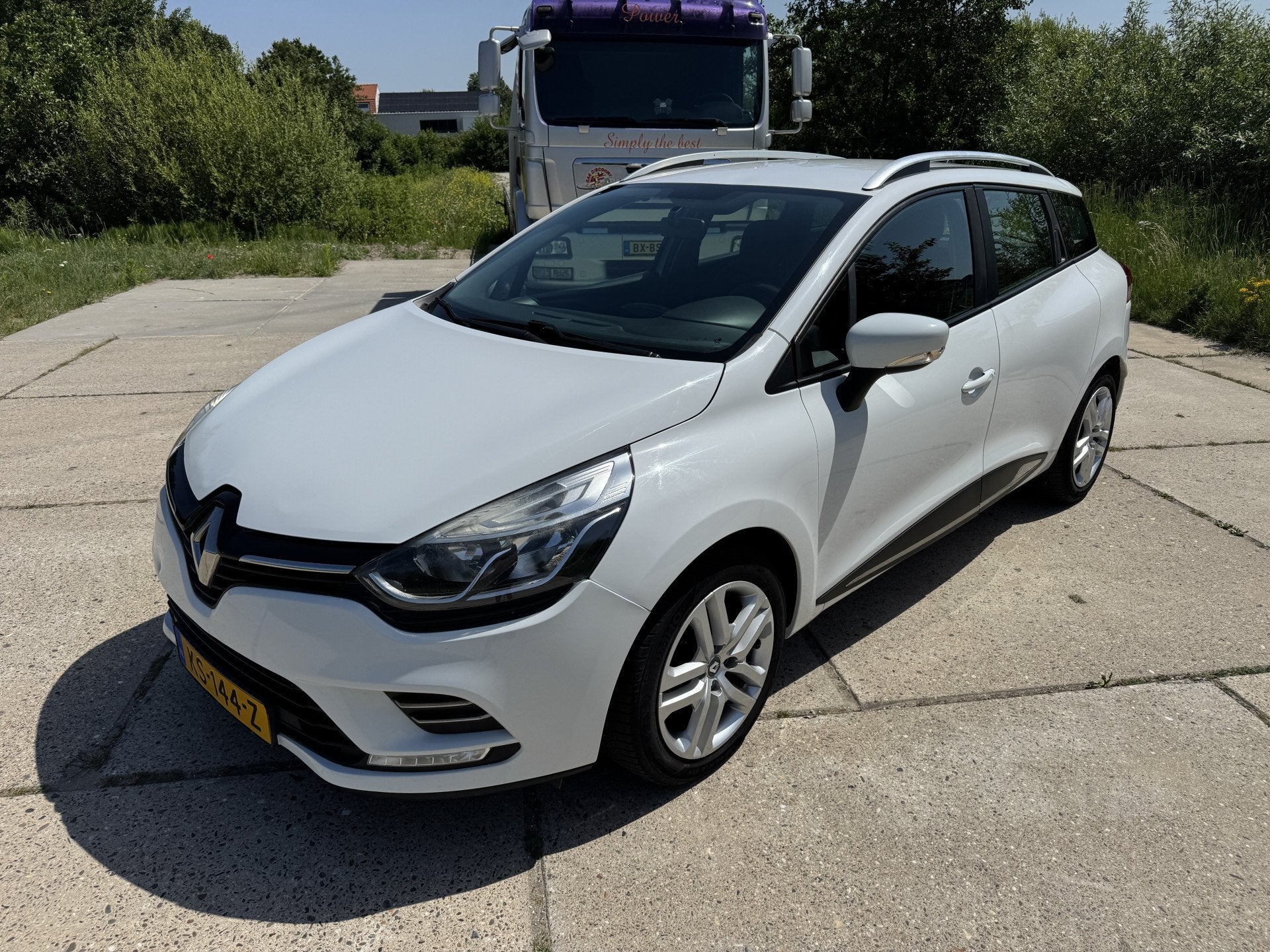 Renault Clio Estate 1.5 dCi 246.752km NAP airco navi EURO 6, Voorwielaandrijving, Stof, 4 cilinders, Wit