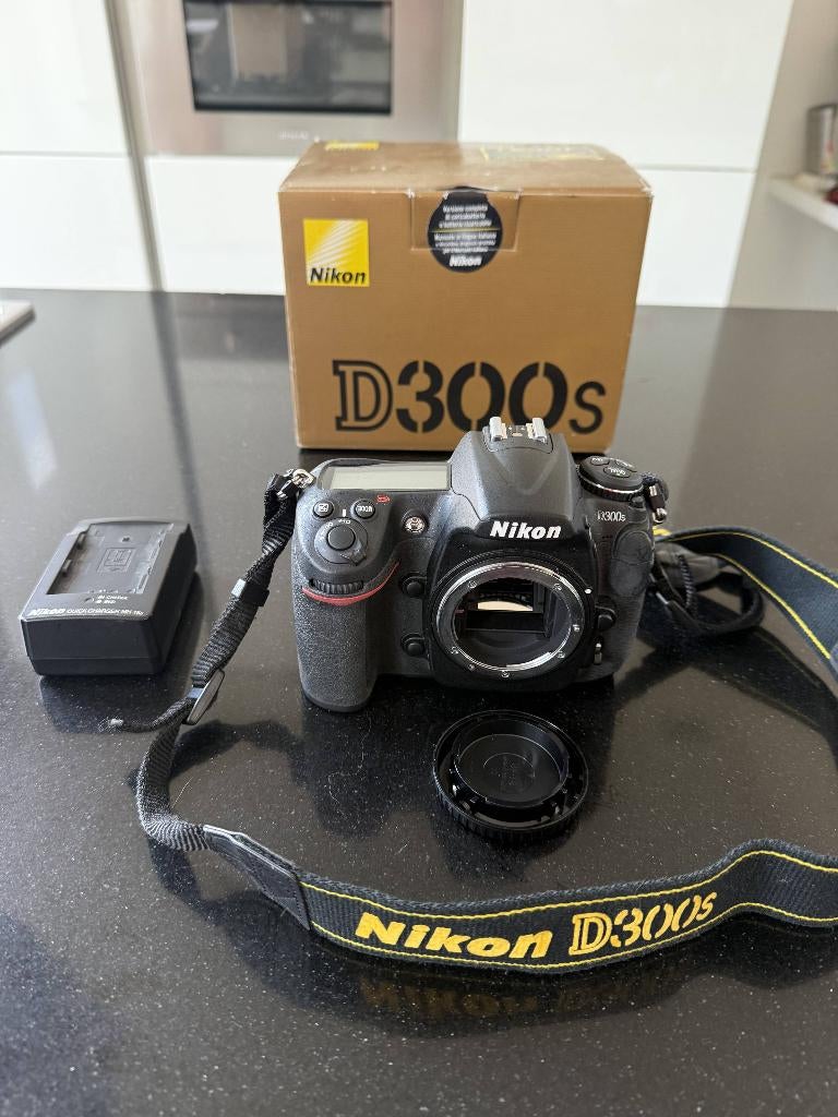 Nikon D300S – 49k shutter – excellent condition – with box, Audio, Tv en Foto, Fotocamera's Digitaal, Spiegelreflex, Ophalen of Verzenden