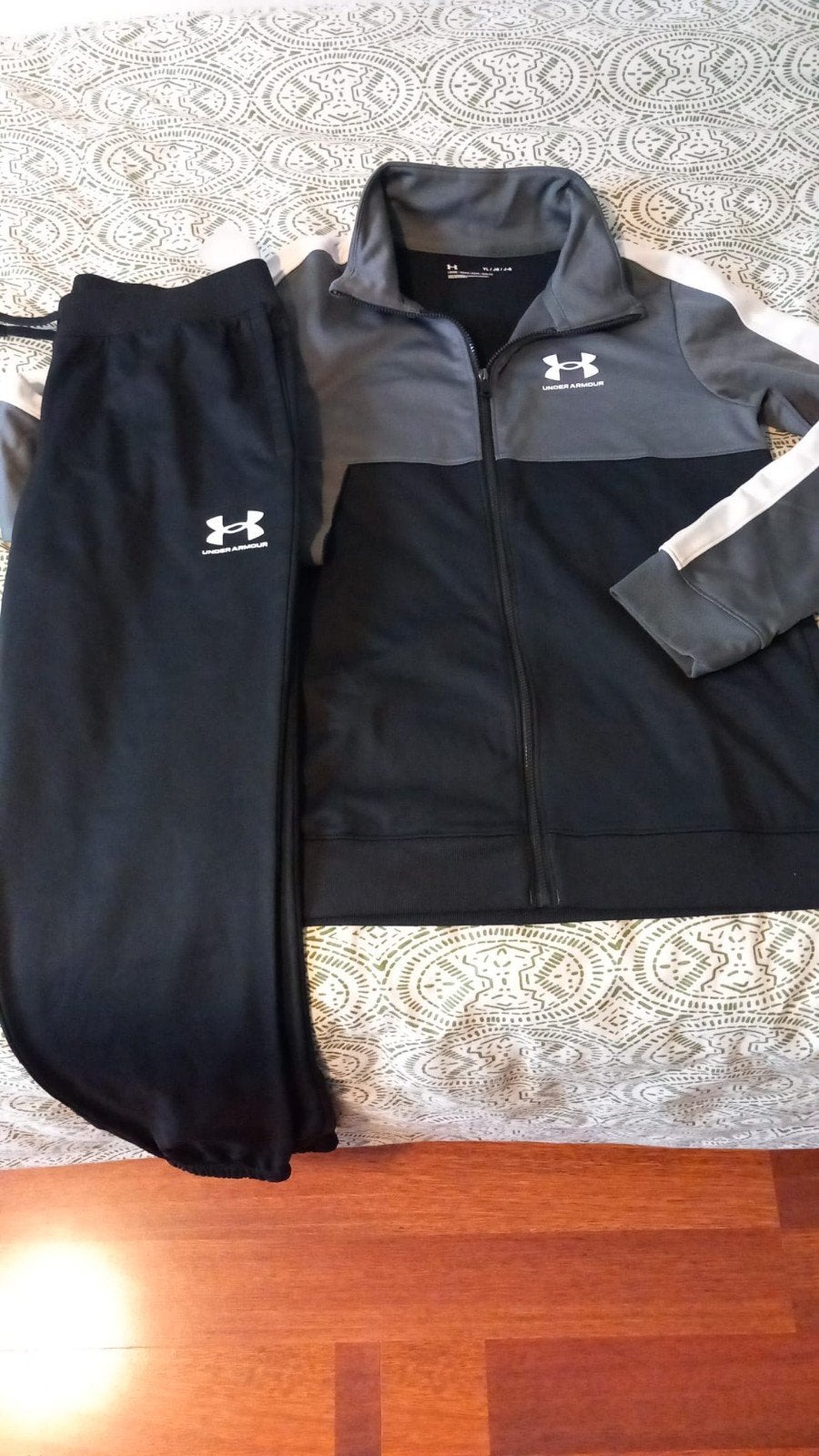 Nieuw Under Armour trainingspak - Maat M, Fitness, Maat 48/50 (M), Zwart, Under Armour