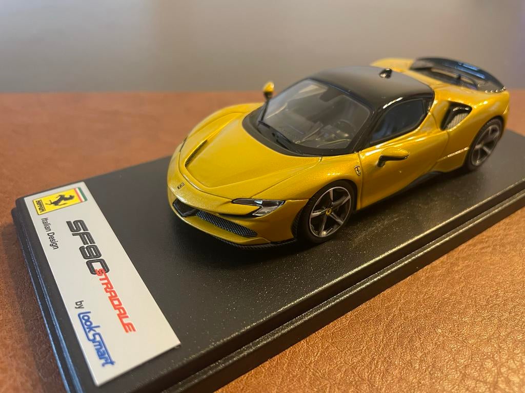 Looksmart Ferrari SF90 Stradale Schaal 1:43, Hobby en Vrije tijd, Modelauto's | 1:43, Ophalen of Verzenden, Zo goed als nieuw