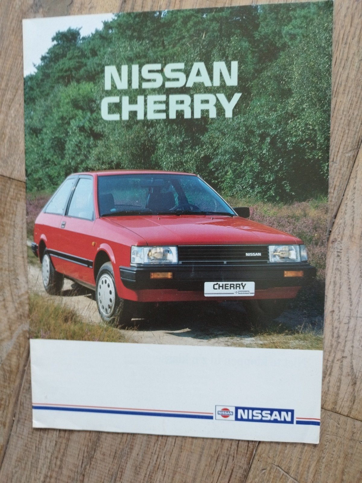 Nissan Cherry brochure uit 1984, 16 pagina's, Nederlands, Gelezen, Ophalen of Verzenden, Nissan, NISSAN