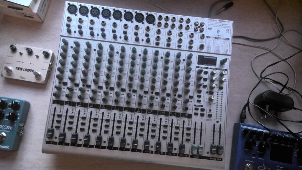 Behringer Eurorack UB2442FX-PRO Mengpaneel, Ophalen of Verzenden, Gebruikt, 20 kanalen of meer, Microfooningang