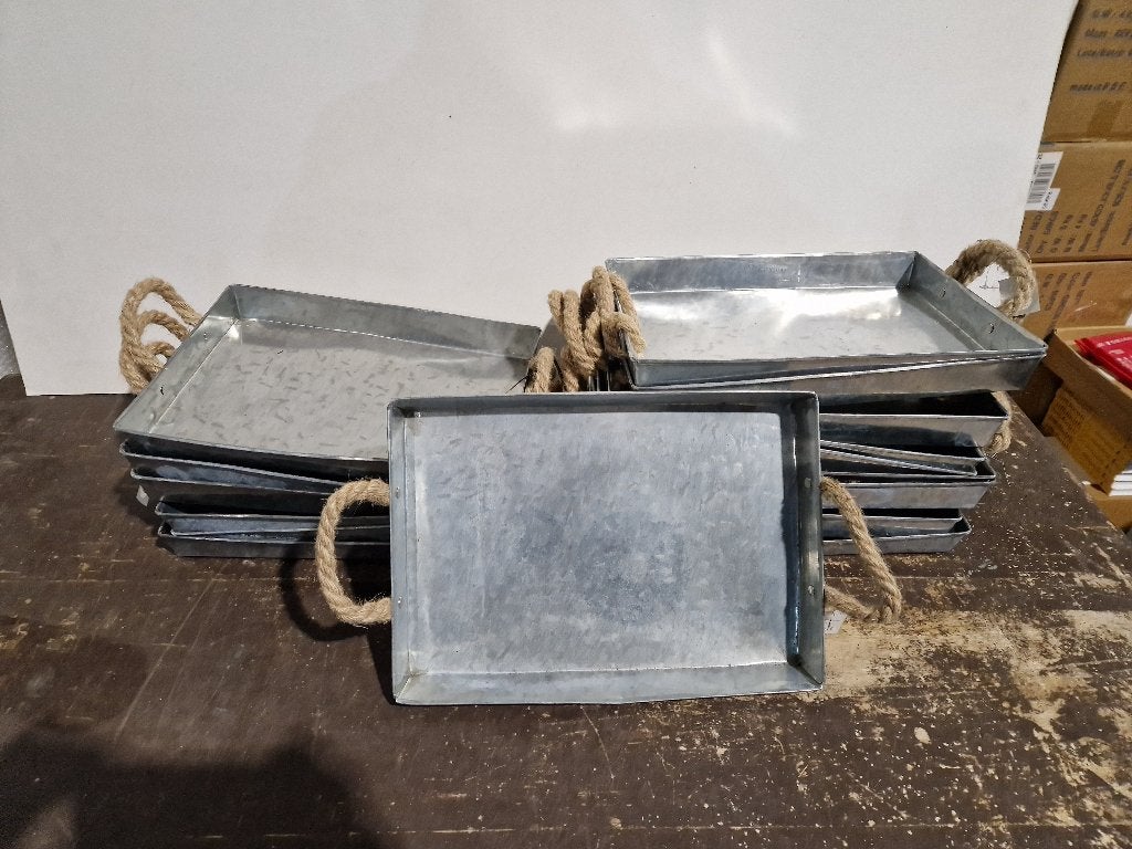 Leuk zinken plateau dienblad met jute handvaten €3 p.st., Nieuw, Ophalen of Verzenden, Metaal, Met handvatten