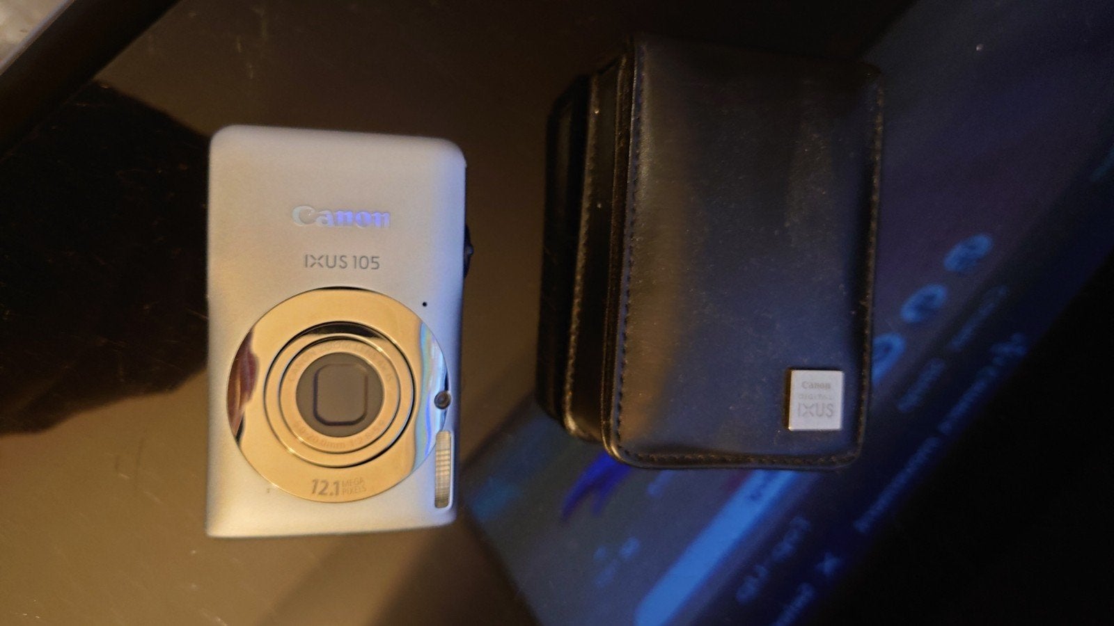 Foto 2 van Canon IXUS 105 Compactcamera met 12.1 MP en tasje