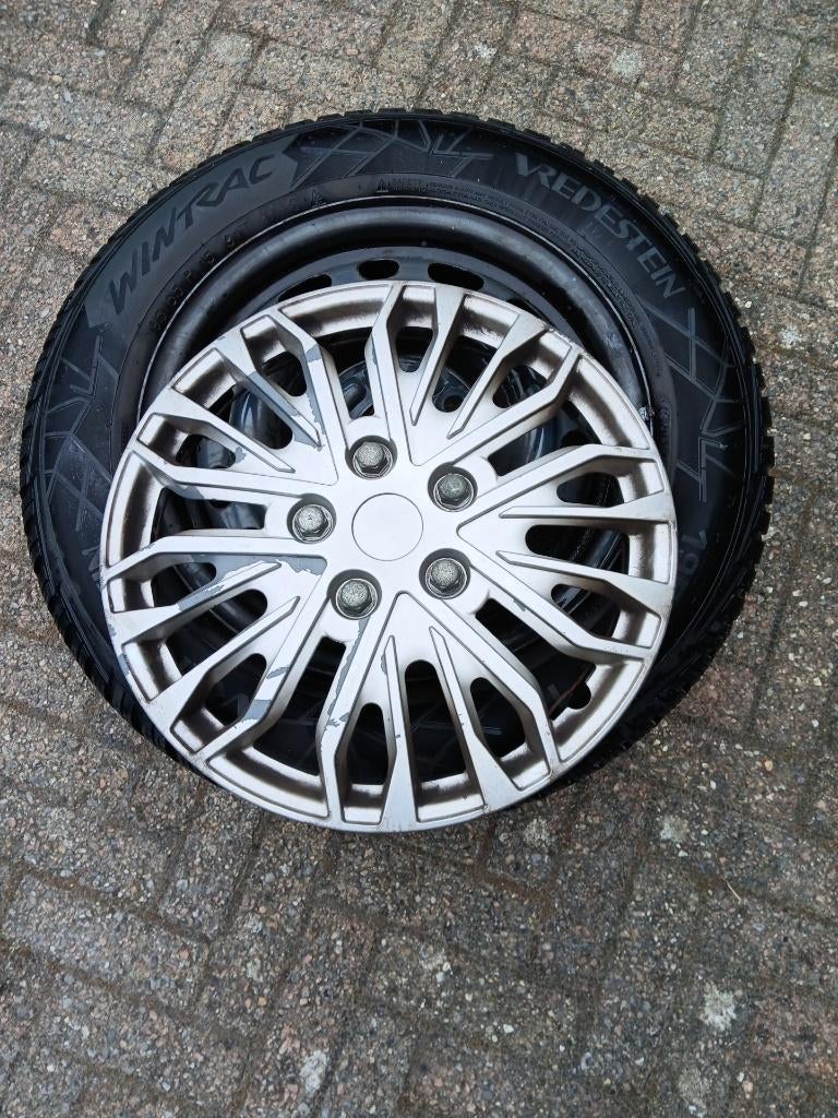 winterbanden wintrac195-65-15 plus velgen en wieldoppen., Auto-onderdelen, Banden en Velgen, Ophalen, Gebruikt, 15 inch, Winterbanden