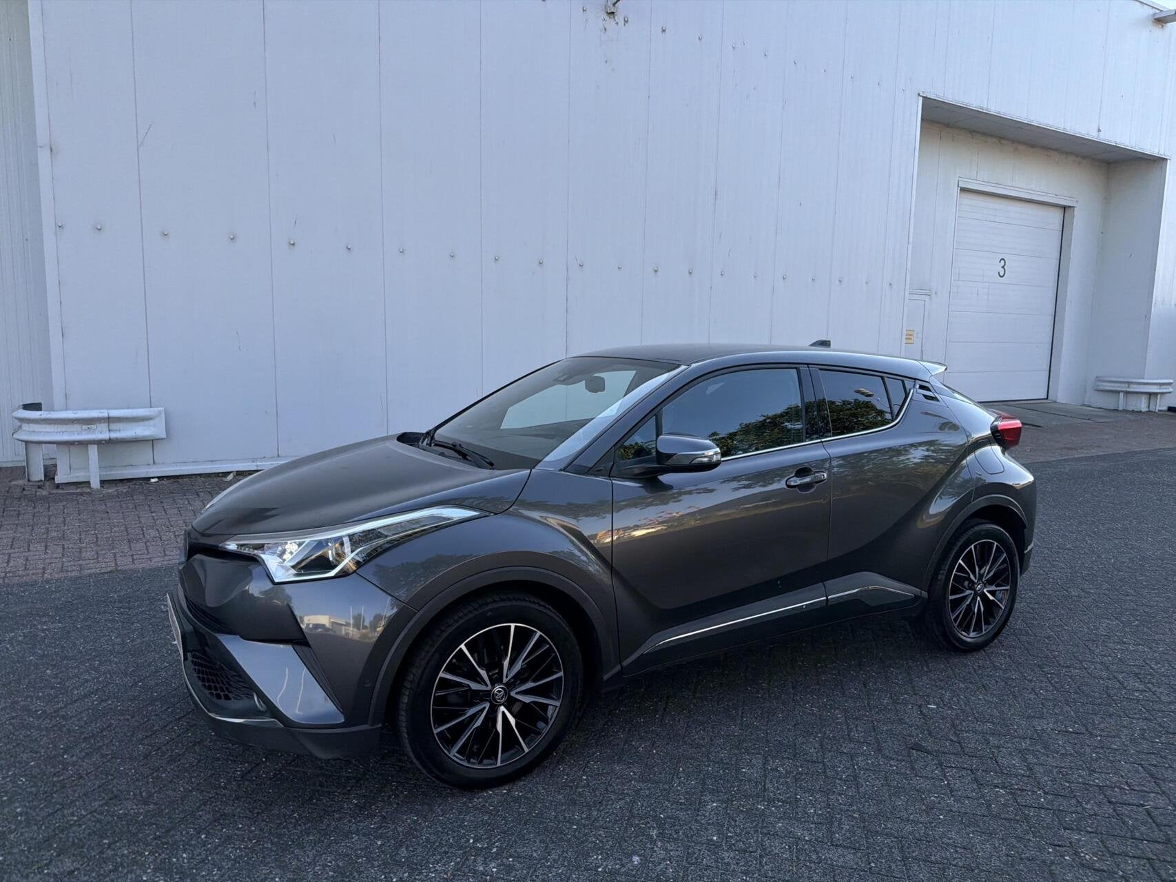 Toyota C-HR 1.2 Executive - ACC/NAVI/KEYLESS/JBL/CAMERA/NAP, Voorwielaandrijving, Gebruikt, Euro 6, 116 pk