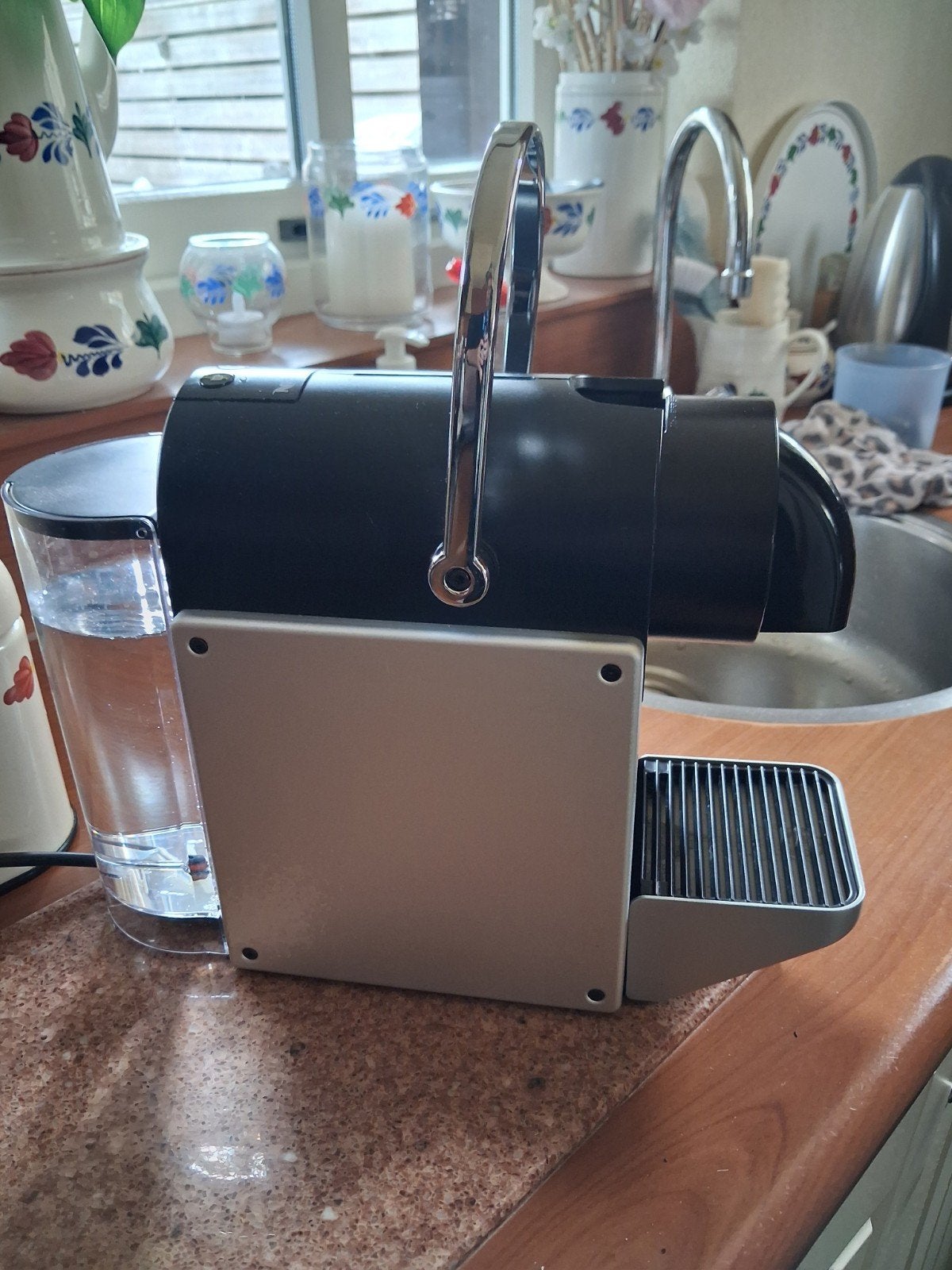 Delonghi nespresso pixie 3 maanden oud, Ophalen of Verzenden, Nieuw