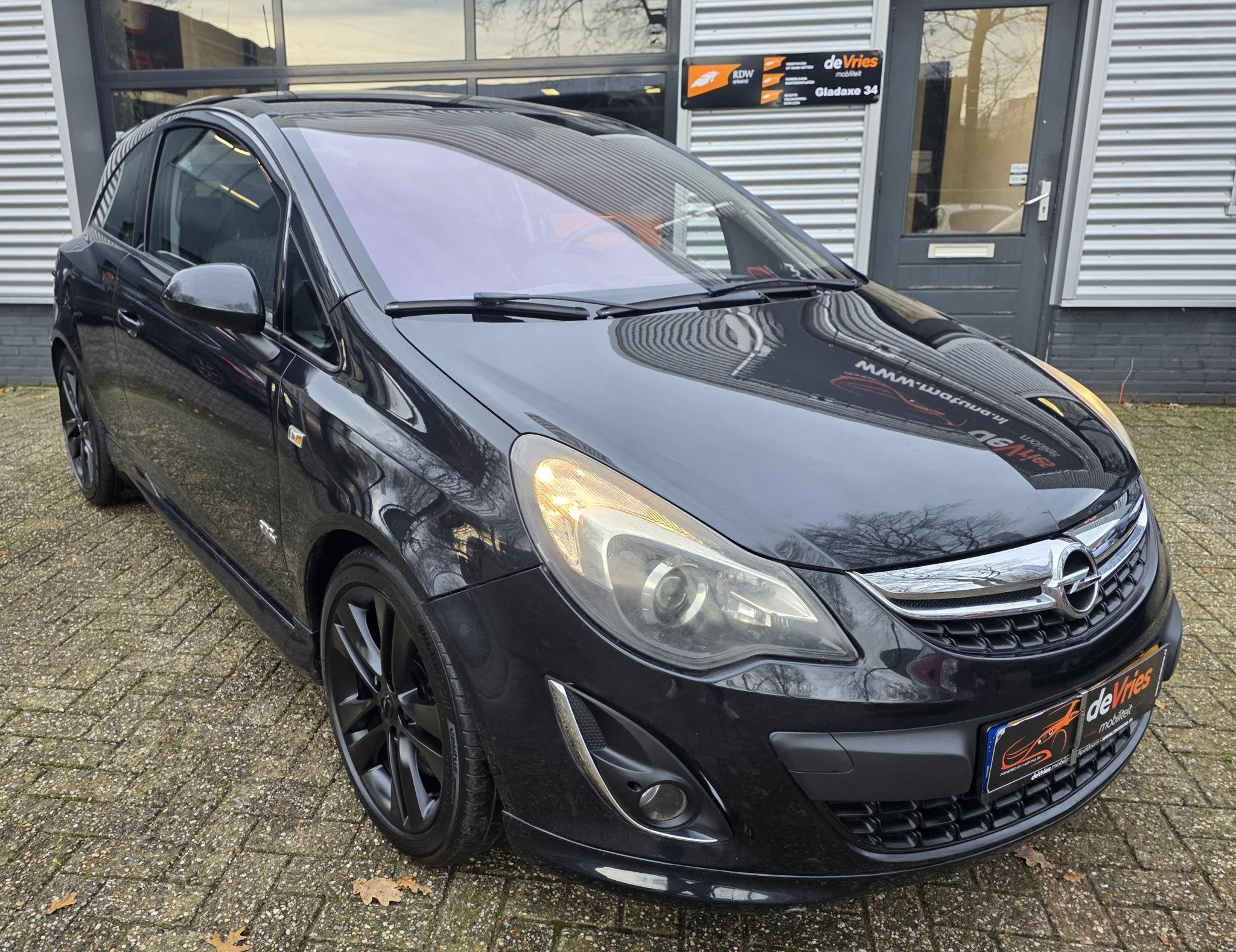 Opel Corsa 1.6-16V Turbo OPC Line *CLIMA-150PK-APK*, Voorwielaandrijving, Euro 5, Stof, Gebruikt