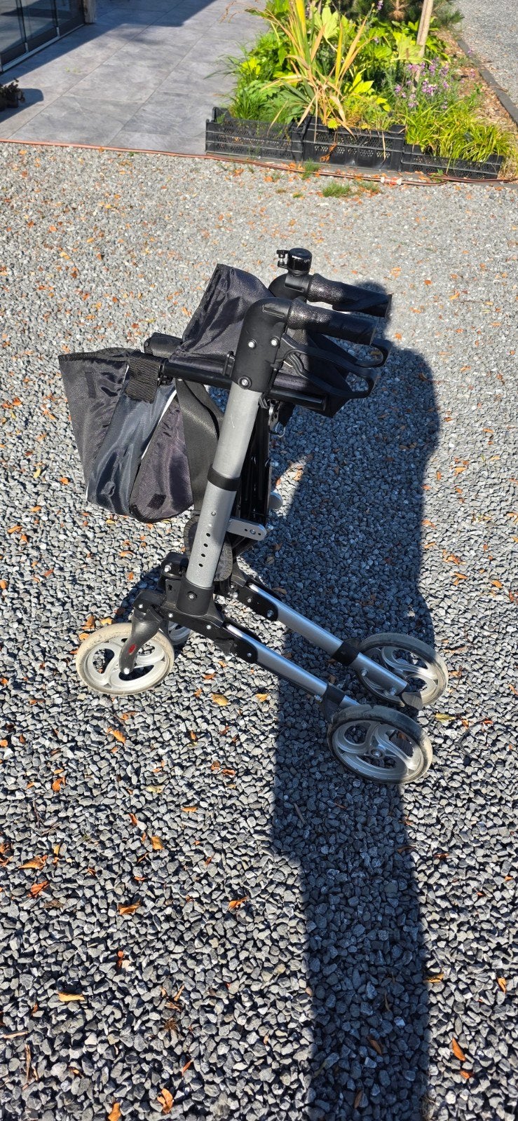 Opvouwbare rollator met zitje en tas – licht en praktisch, Ophalen