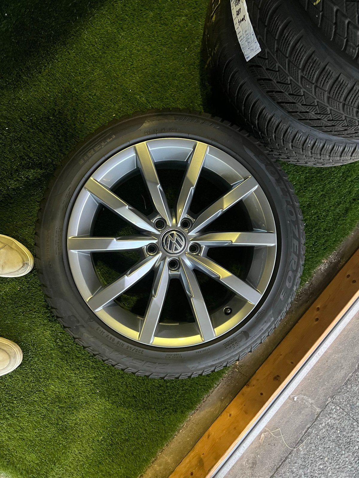 VW Passat 18 inch Monterey winterbanden SCHADEVRIJ, Ophalen, 18 inch, Gebruikt, Banden en Velgen