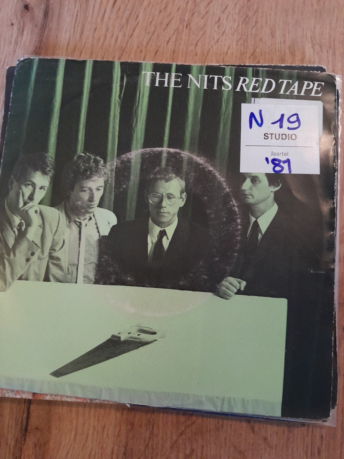 The nits 7 inch red tape, Ophalen of Verzenden, Zo goed als nieuw, Pop