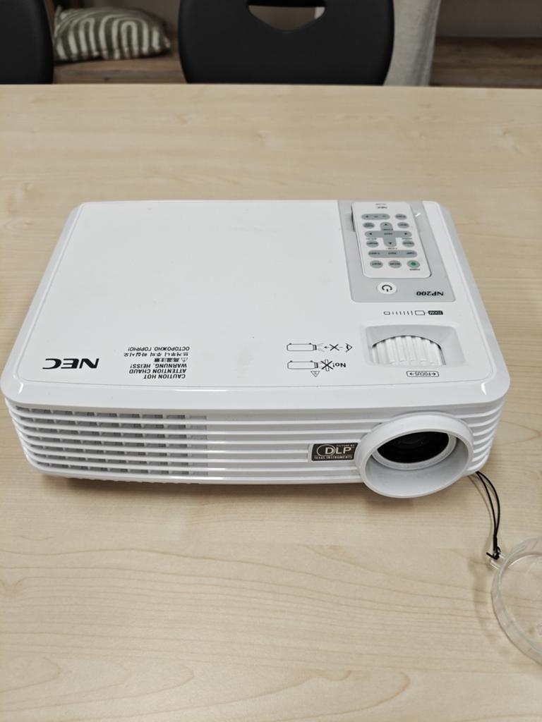 NEC NP200 Beamer met opbergtas (geen HDMI), Audio, Tv en Foto, Gebruikt, DLP, Overige resoluties, NEC