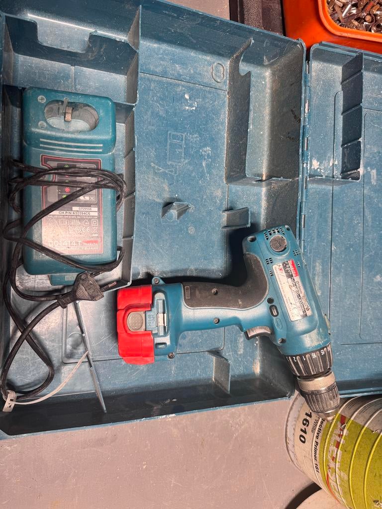 Makita accu boor/schroefmachine 6207D  accu defect!, Ophalen, Gebruikt, Variabele snelheid, Boor- en Schroefmachine