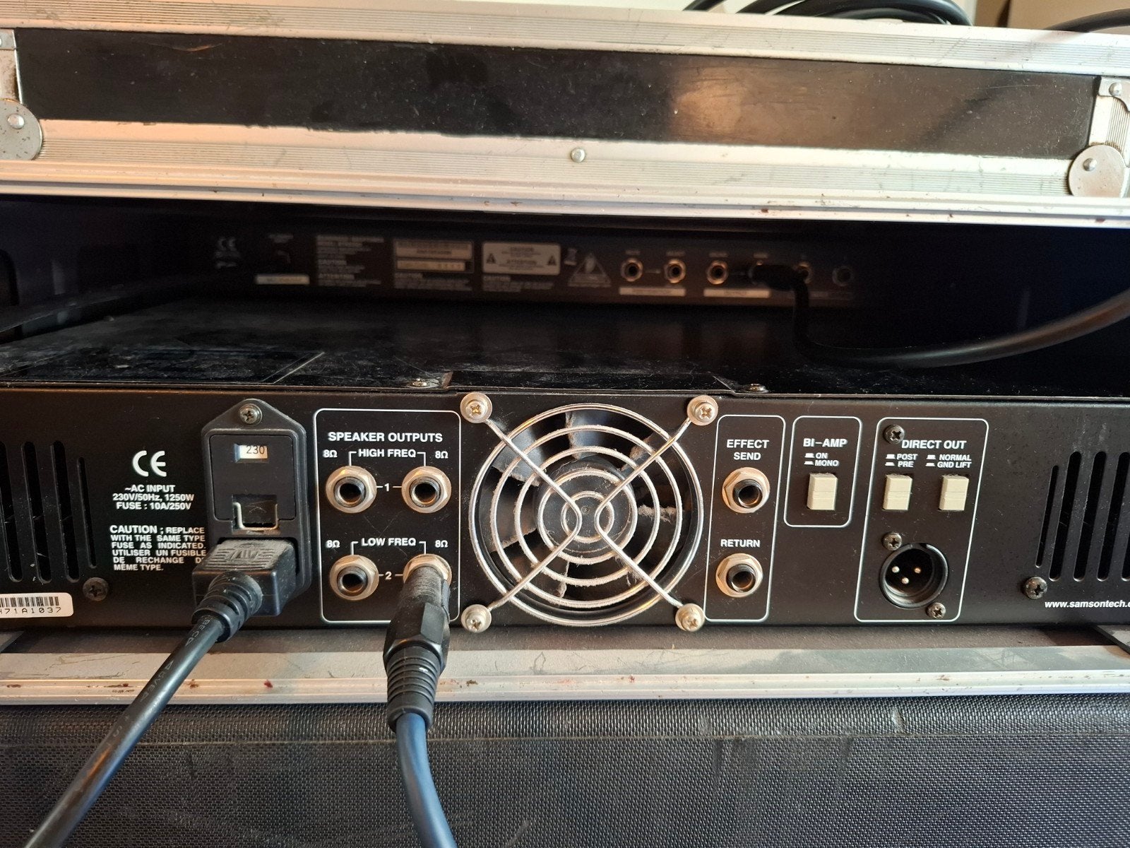 Foto 4 van Hartke HA7000 basversterker