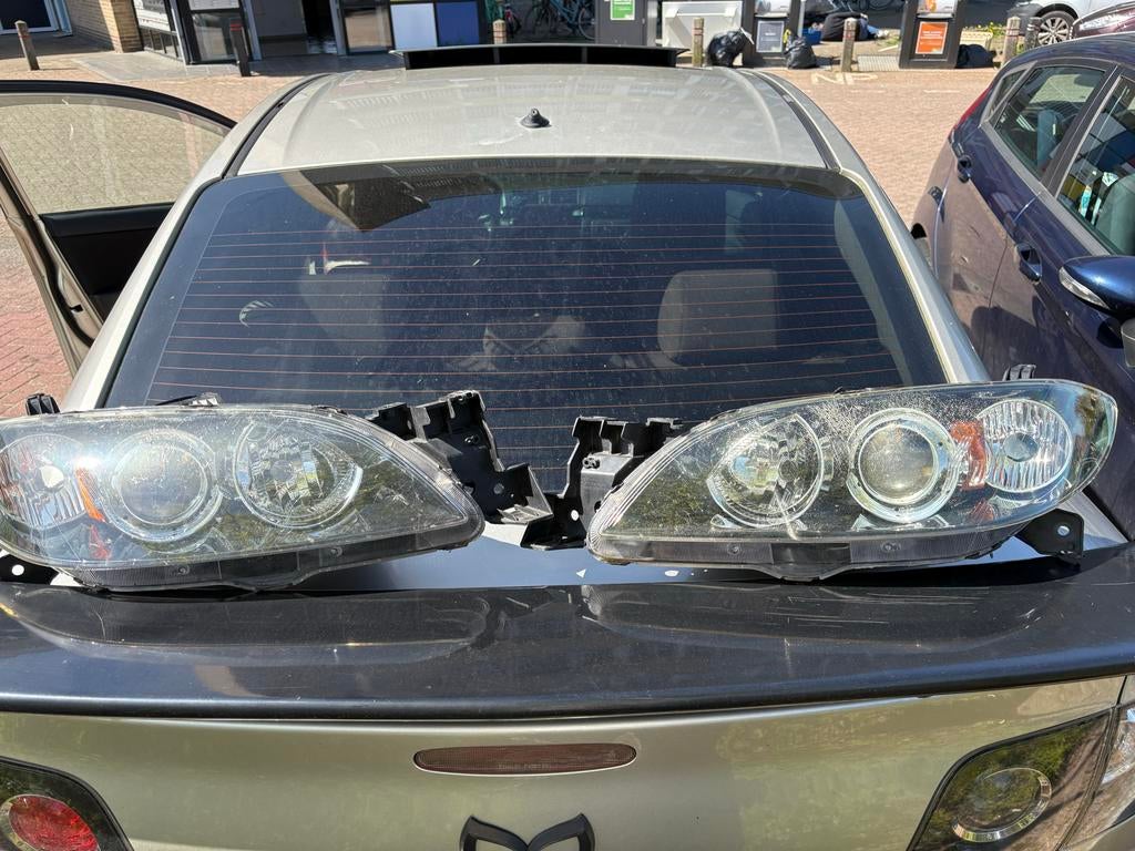 Koplampen Mazda 3 (2003-2009) - Set Links & Rechts, Auto-onderdelen, Verlichting, Ophalen of Verzenden, Gebruikt, Mazda