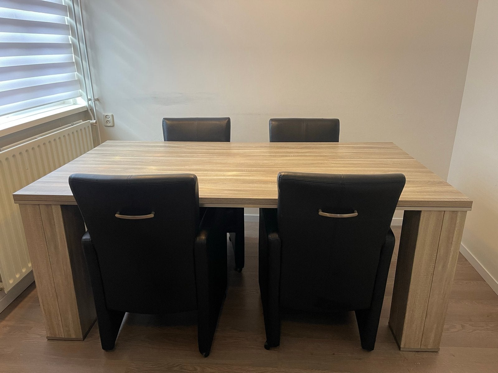 Brutus eettafel - Zeer goede kwaliteit, zwaar tafelblad, Ophalen, Gebruikt, 100 tot 150 cm, Vijf personen of meer
