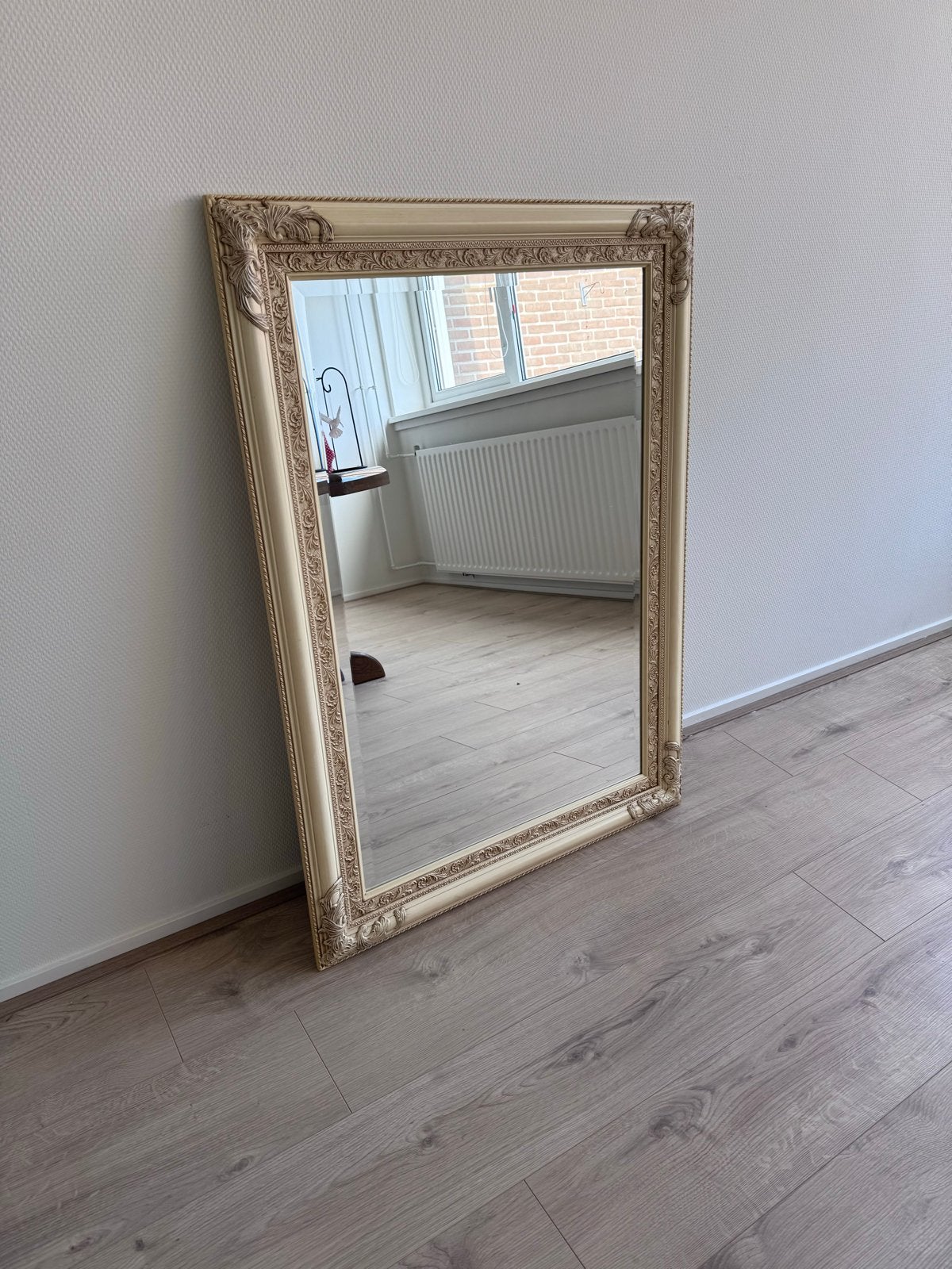 Grote spiegel met sierlijke lijst, Ophalen, Zo goed als nieuw, 75 tot 100 cm, 150 tot 200 cm