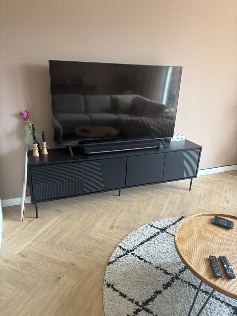 Zwart Tv meubel, Huis en Inrichting, Kasten | Televisiemeubels, Ophalen, 150 tot 200 cm, Zo goed als nieuw, Minder dan 100 cm