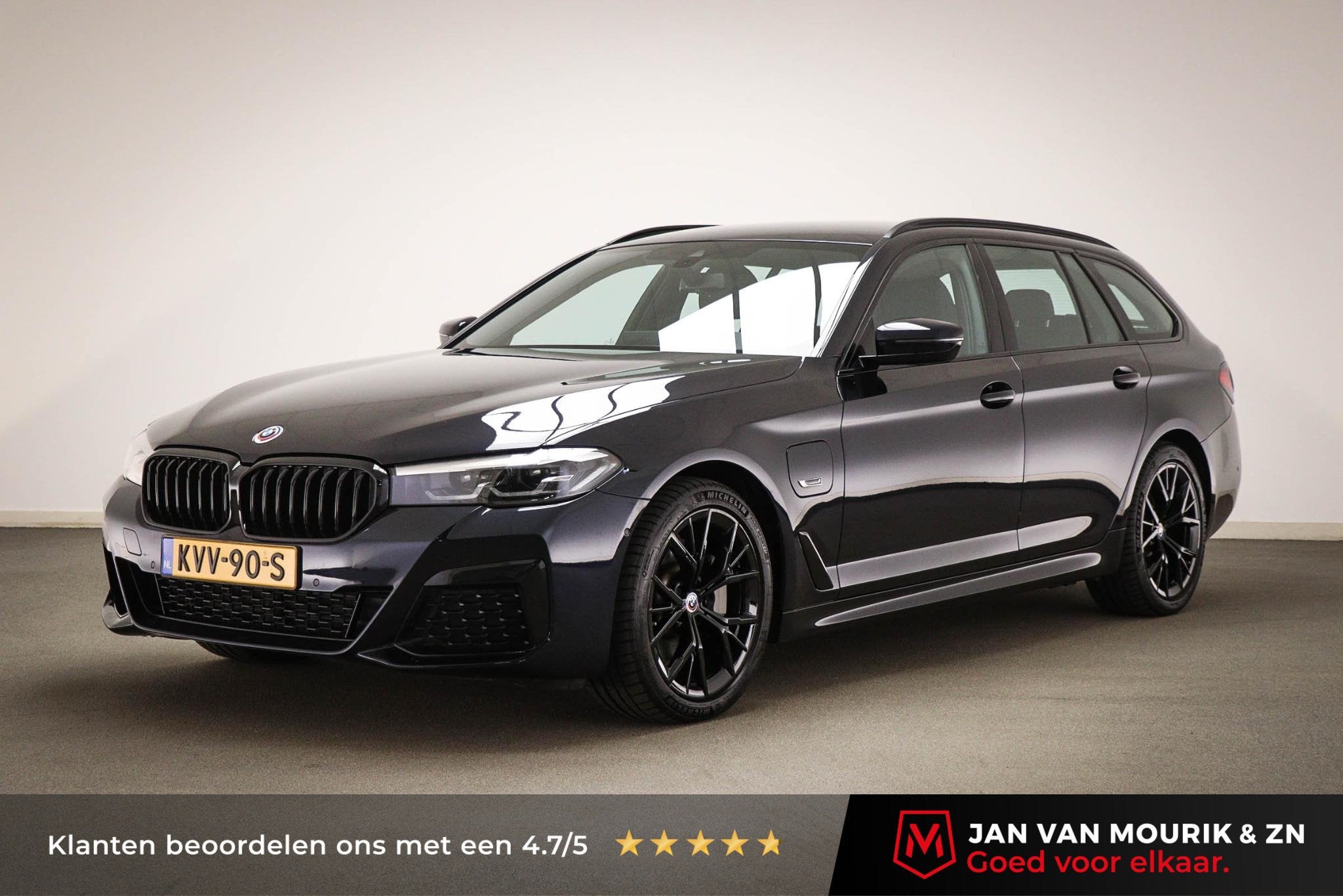 BMW 5-serie Touring 530e xDrive M-Sport | LEDER | STOELVERWA, Auto's, Gebruikt, 4 cilinders, Zwart, Plug-in hybride