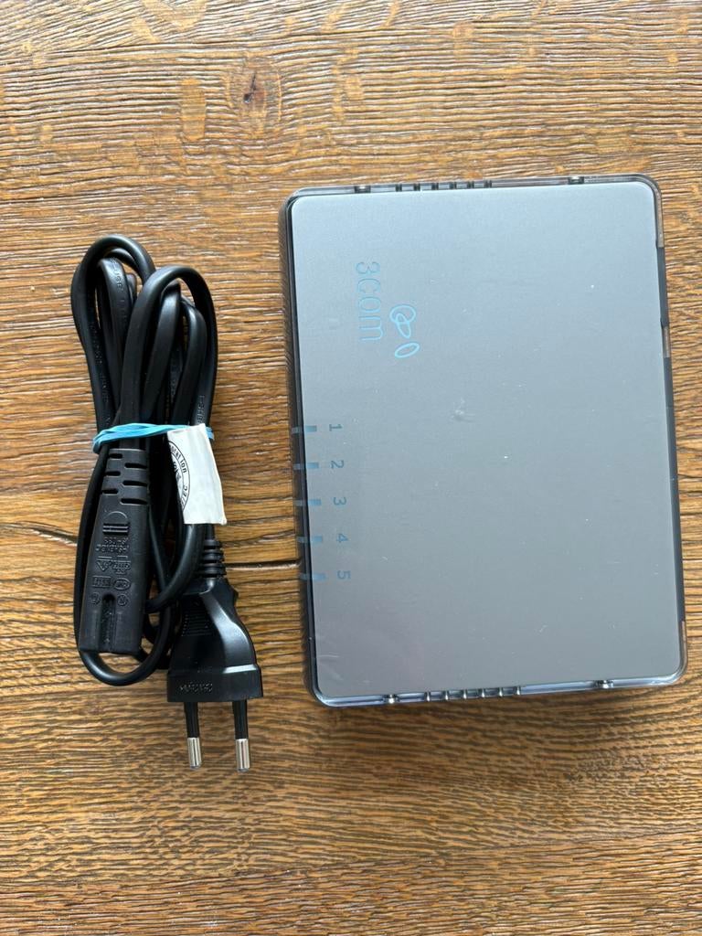 3com Switch 5 - 10/100 - unmanaged, Computers en Software, Ophalen of Verzenden, Gebruikt